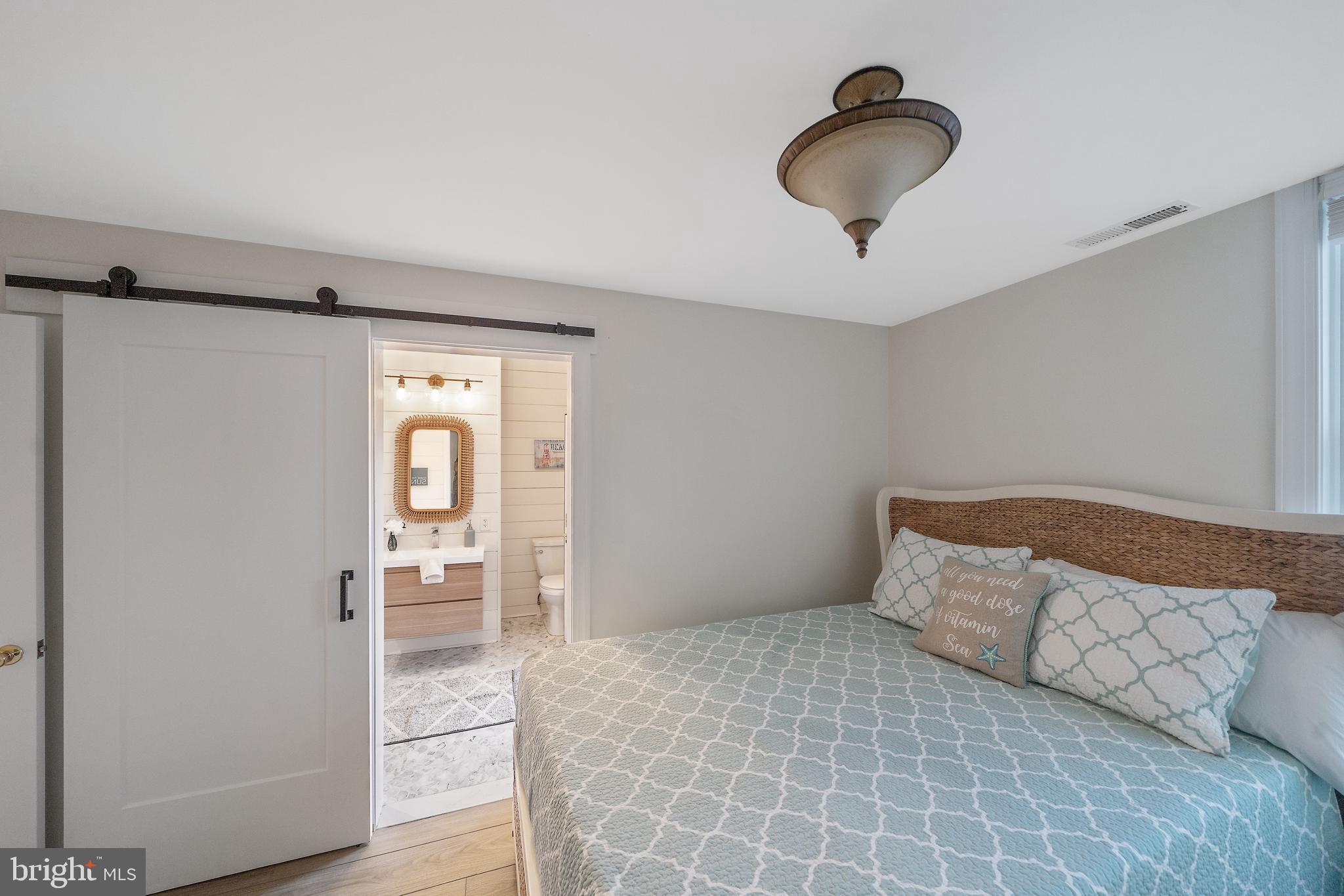 13023 North Shore Road Ocean City, MD 21842 - Photo 24 of 62 Second Main Level Suite