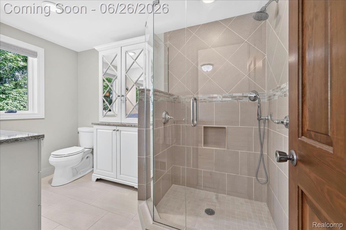 29498 East River Road Grosse Ile, MI 48138 - Photo 41 of 66 Primary Suite ~ EnSuite