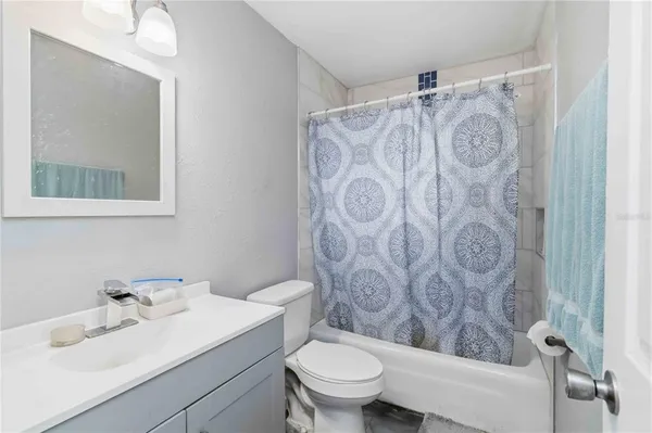 $425,000 | 2710 5th Street East, Bradenton, FL 34208