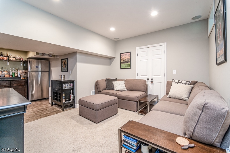 245 Crabtree Court Basking Ridge, NJ 07920 - Photo 17 of 21
