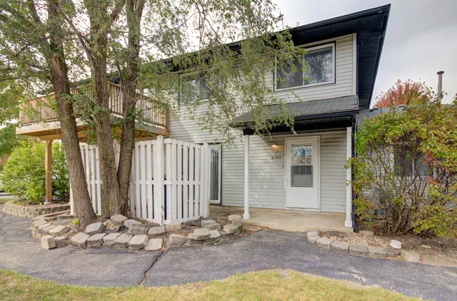 $1,800 | 2302 Carnation Drive, Unit 317C, Crest Hill, IL 60403