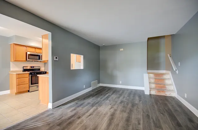 $1,800 | 2302 Carnation Drive, Unit 317C, Crest Hill, IL 60403