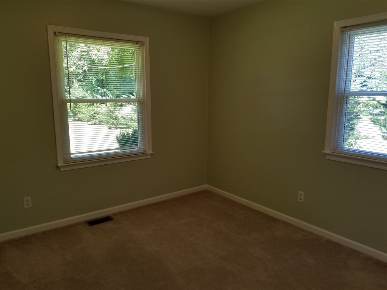 8150 Briery Branch Road Dayton, VA 22821 - Photo 24 of 30 Carpet