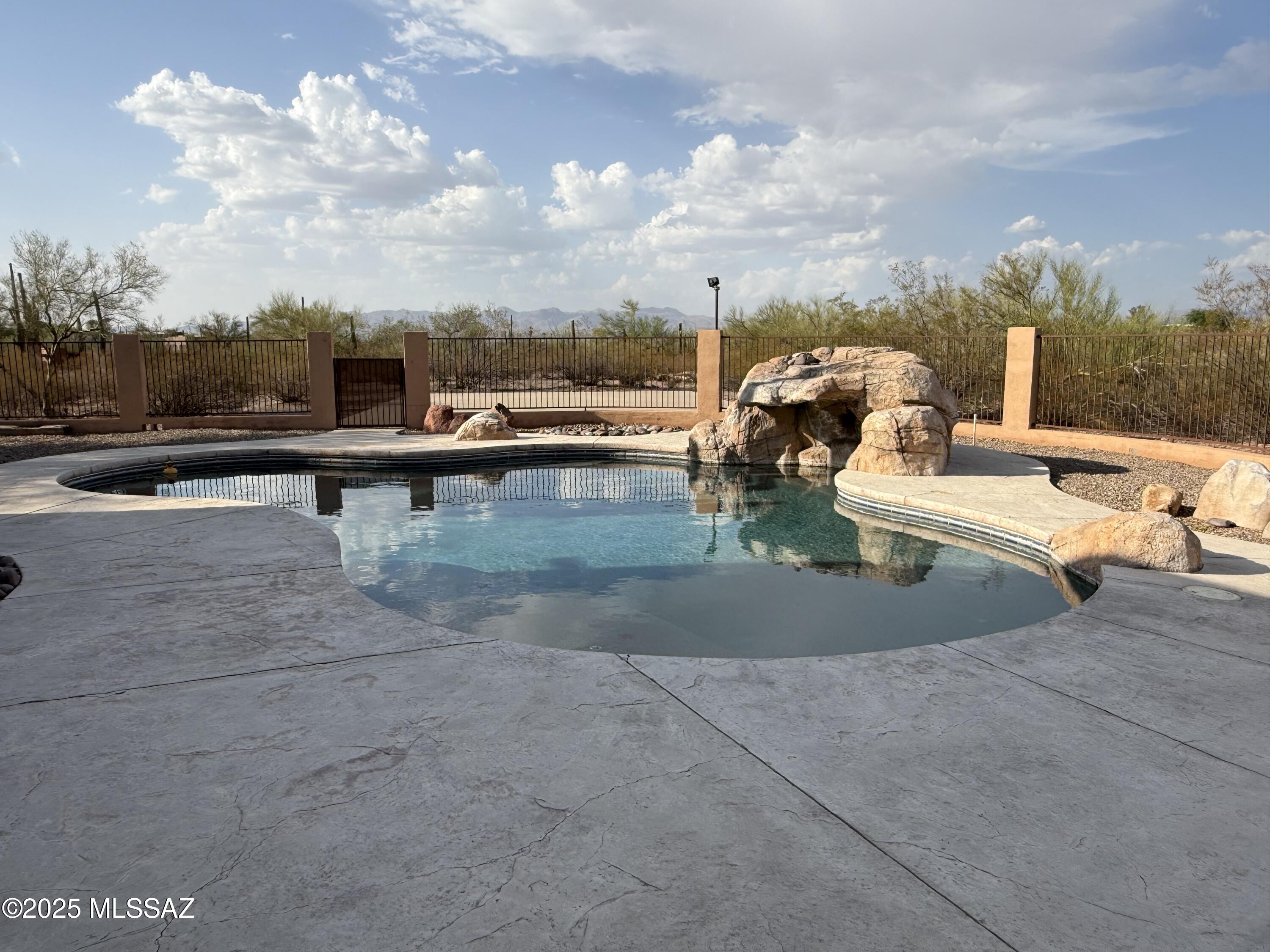 6200 North Abington Road Tucson, AZ 85743 - Photo 36 of 40 Pool 2