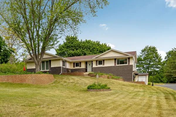 $688,000 | 804 Lochtyn Ridge, Wales, WI 53183