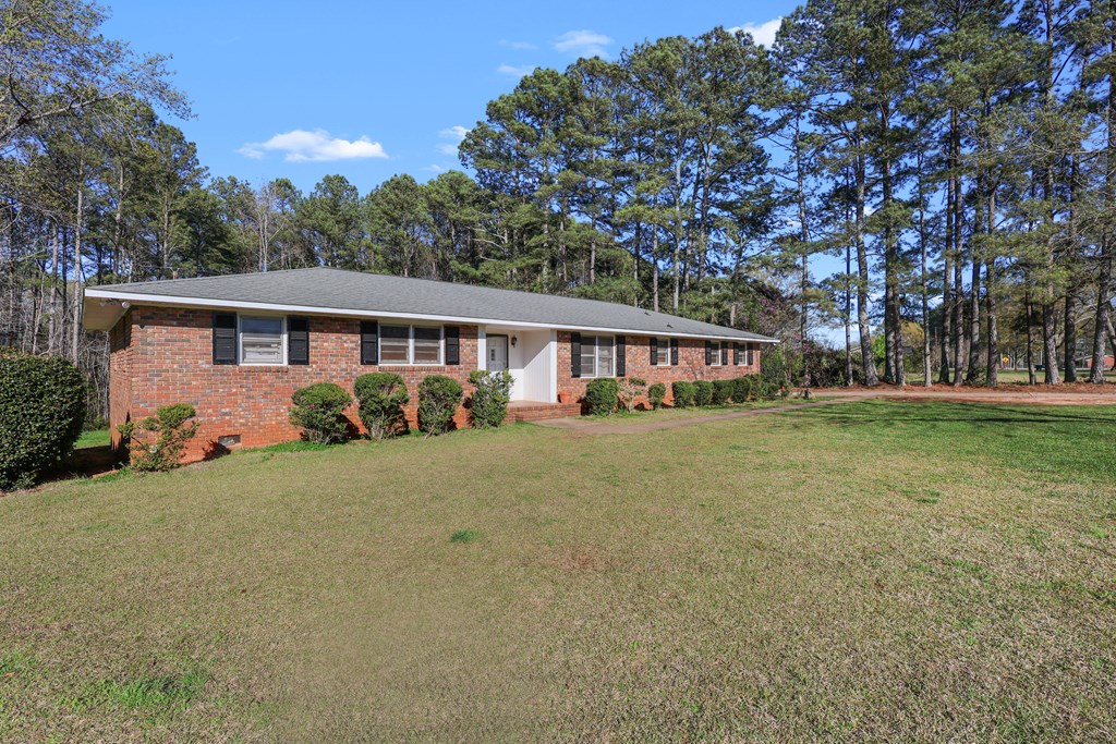 1620 Pinson Farm Road Belton, SC 29627 - Photo 4 of 28