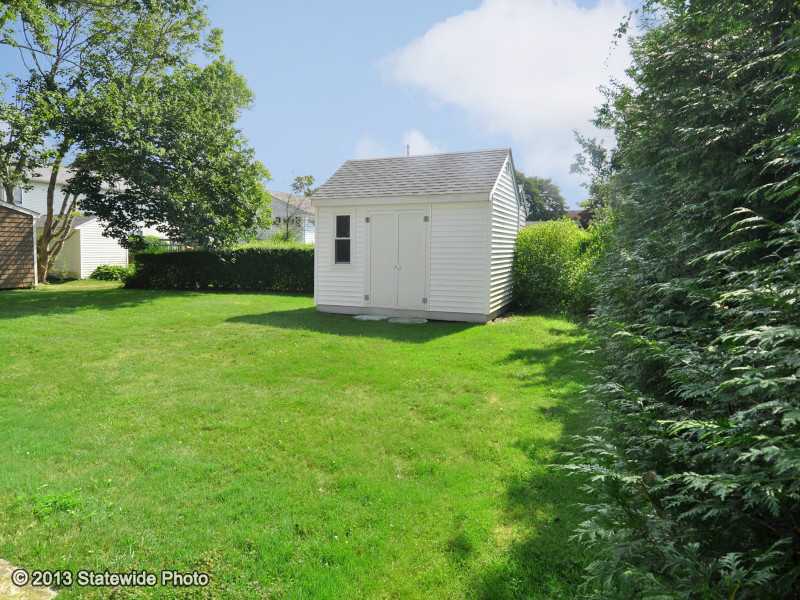 15 Eire Road Narragansett, RI 02882 - Photo 13 of 25 Yard/Garden.