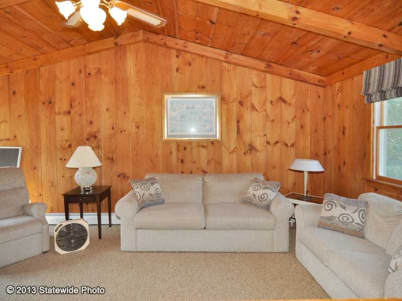 15 Eire Road Narragansett, RI 02882 - Photo 4 of 25 Den/Family/Great Room.