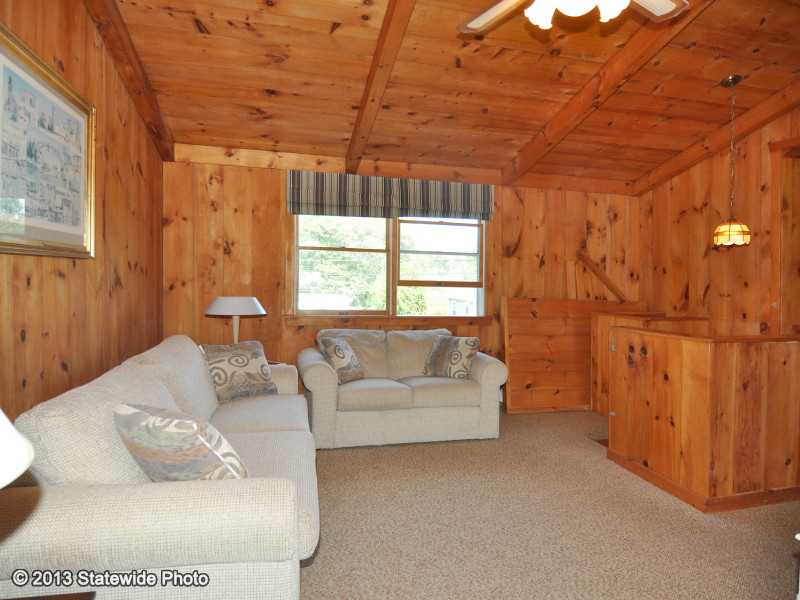 15 Eire Road Narragansett, RI 02882 - Photo 5 of 25 Den/Family/Great Room.