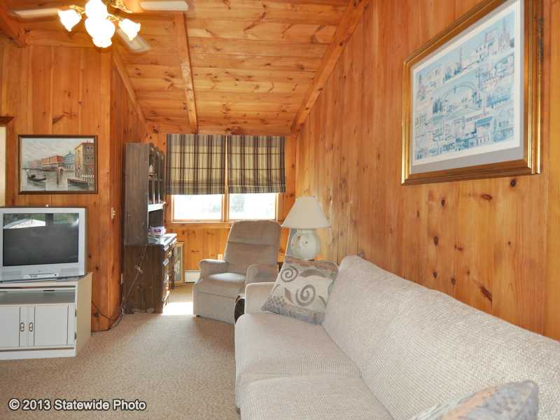15 Eire Road Narragansett, RI 02882 - Photo 6 of 25 Den/Family/Great Room.