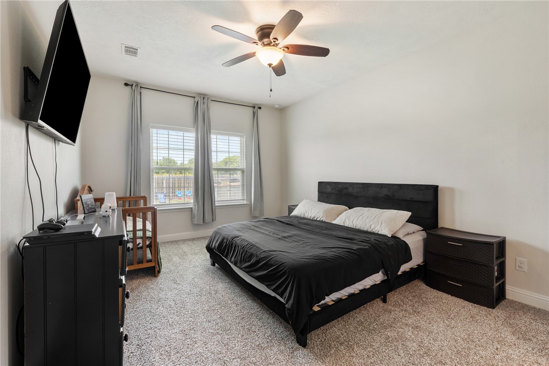 401 Brazos Bend Snook, TX 77879 - Photo 9 of 19