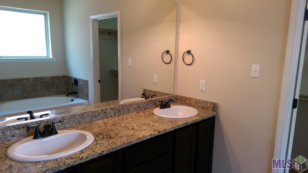 8626 Aston Avenue Baton Rouge, LA 70820 - Photo 5 of 6