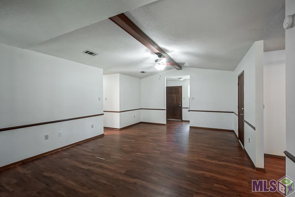 11337 Brunswick Avenue Baton Rouge, LA 70817 - Photo 4 of 20 Living- Dining Room2