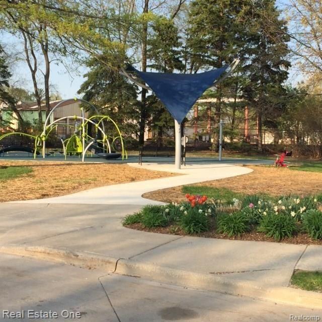 65 Wellesley Drive Pleasant Ridge, MI 48069 - Photo 23 of 24 IMG_1261.jpg