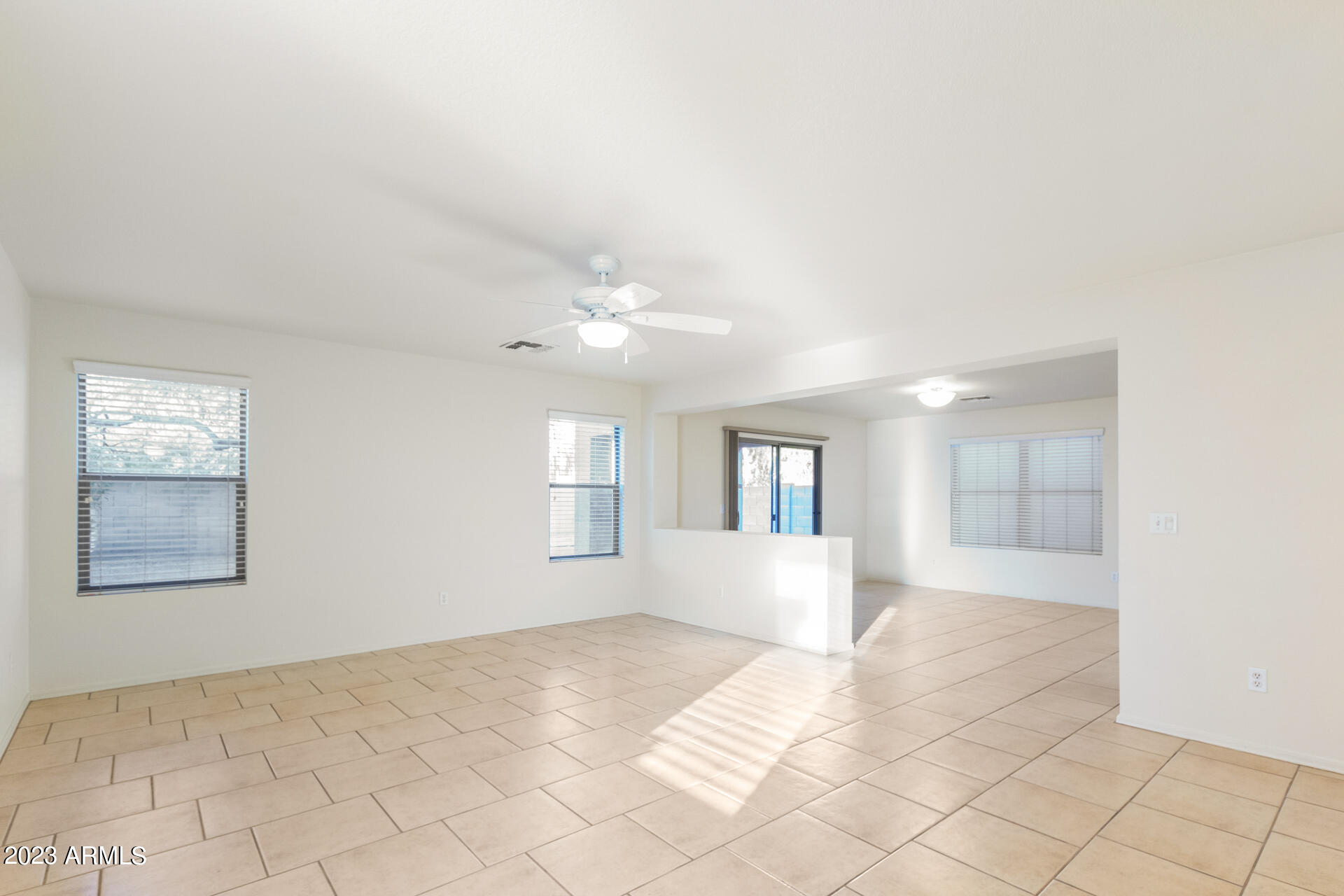 9428 West Eaton Road Phoenix, AZ 85037 - Photo 7 of 42 0011-09-Eaton