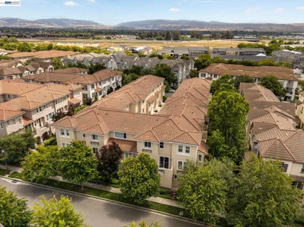 $825,000 | 164 Heligan Lane, Unit 8, Livermore, CA 94551