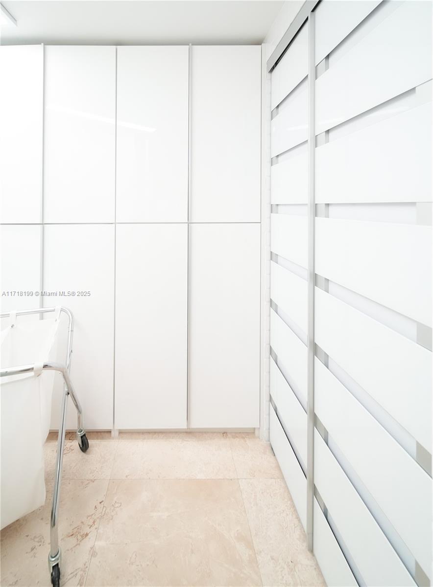 765 Crandon Boulevard, Unit 510 Key Biscayne, FL 33149 - Photo 24 of 28 a view of a small room