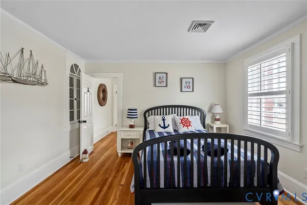 a view of livingroom with furniture and wooden floor