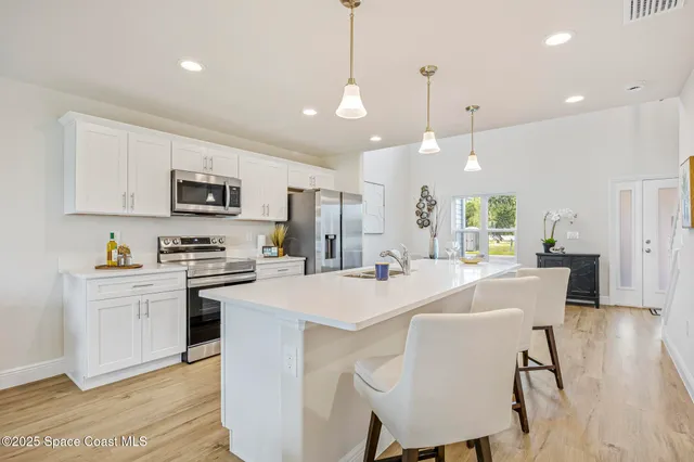 $1,390,000 | 207-237 Hidden Wds Place, Melbourne, FL 32901