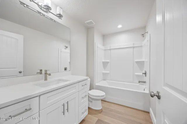 $1,390,000 | 207-237 Hidden Wds Place, Melbourne, FL 32901