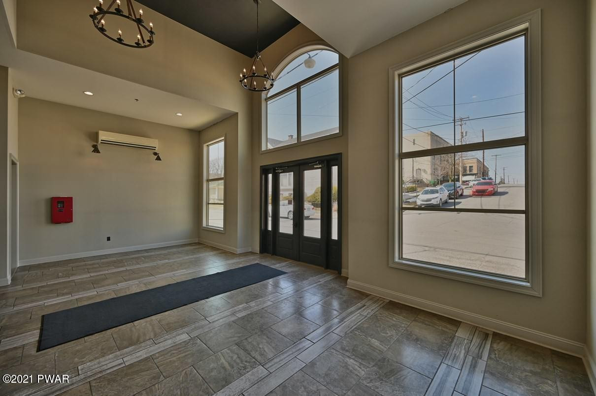 970 Ridge Avenue Scranton, PA 18510 - Photo 11 of 39 Lobby area