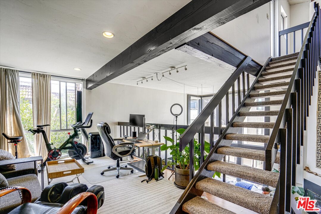 14 Mast Street Marina del Rey, CA 90292 - Photo 12 of 56 a view of an entryway with wooden floor