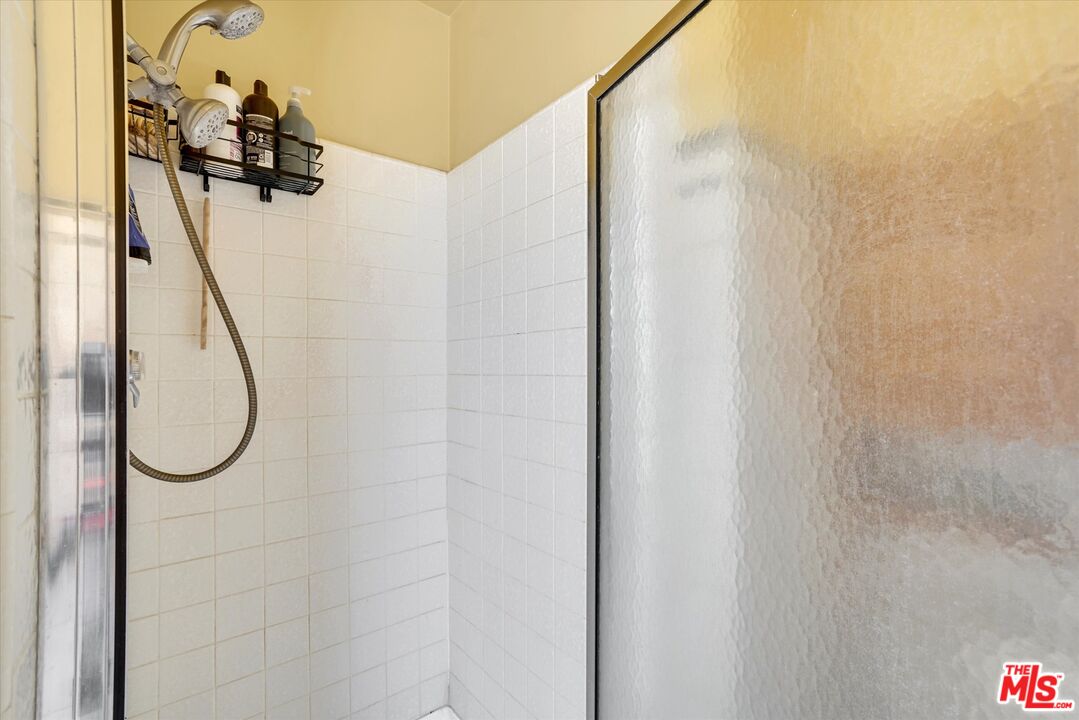14 Mast Street Marina del Rey, CA 90292 - Photo 19 of 56 a bathroom with a shower