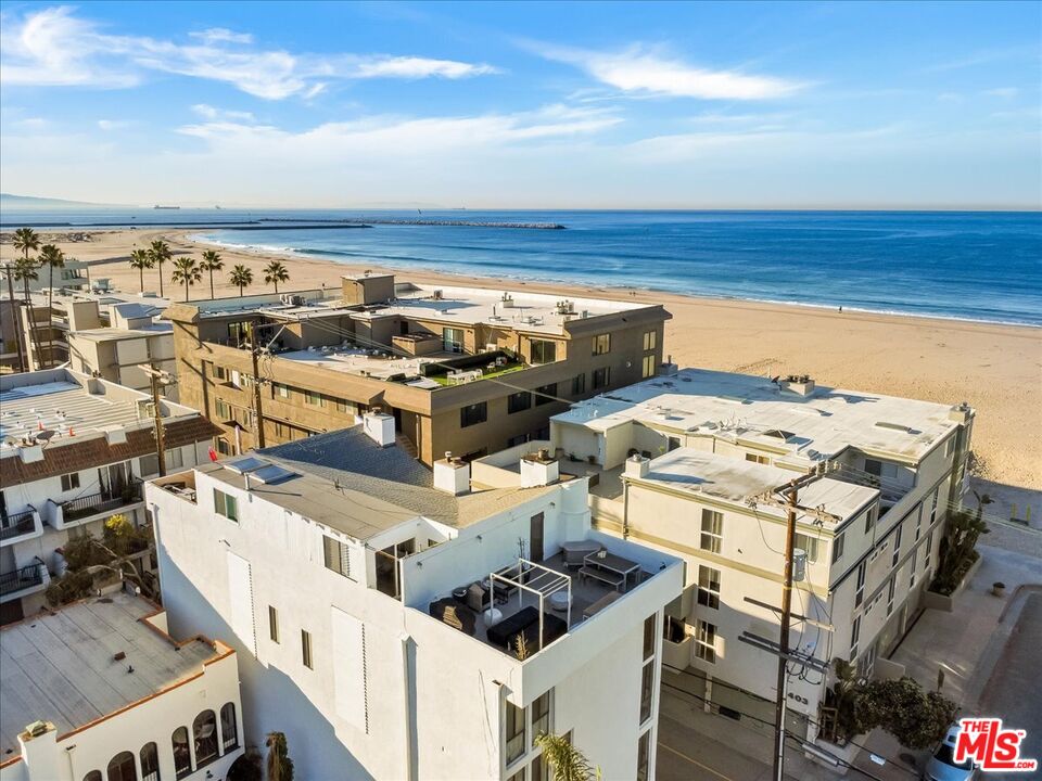 14 Mast Street Marina del Rey, CA 90292 - Photo 22 of 56 a view of a kitchen with a sink and cabinets