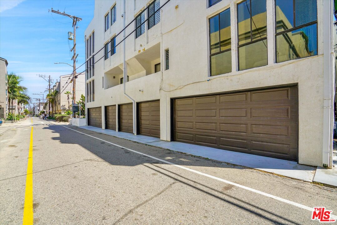 14 Mast Street Marina del Rey, CA 90292 - Photo 47 of 56 a view of a building along the street