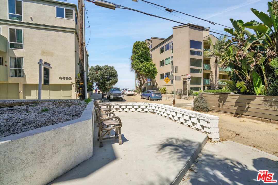 14 Mast Street Marina del Rey, CA 90292 - Photo 49 of 56 a view of a building with a outdoor space