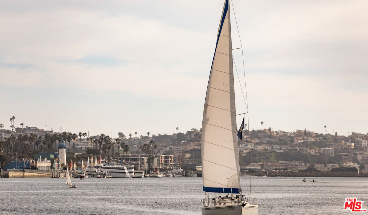 14 Mast Street Marina del Rey, CA 90292 - Photo 55 of 56 a view of a city with tall buildings