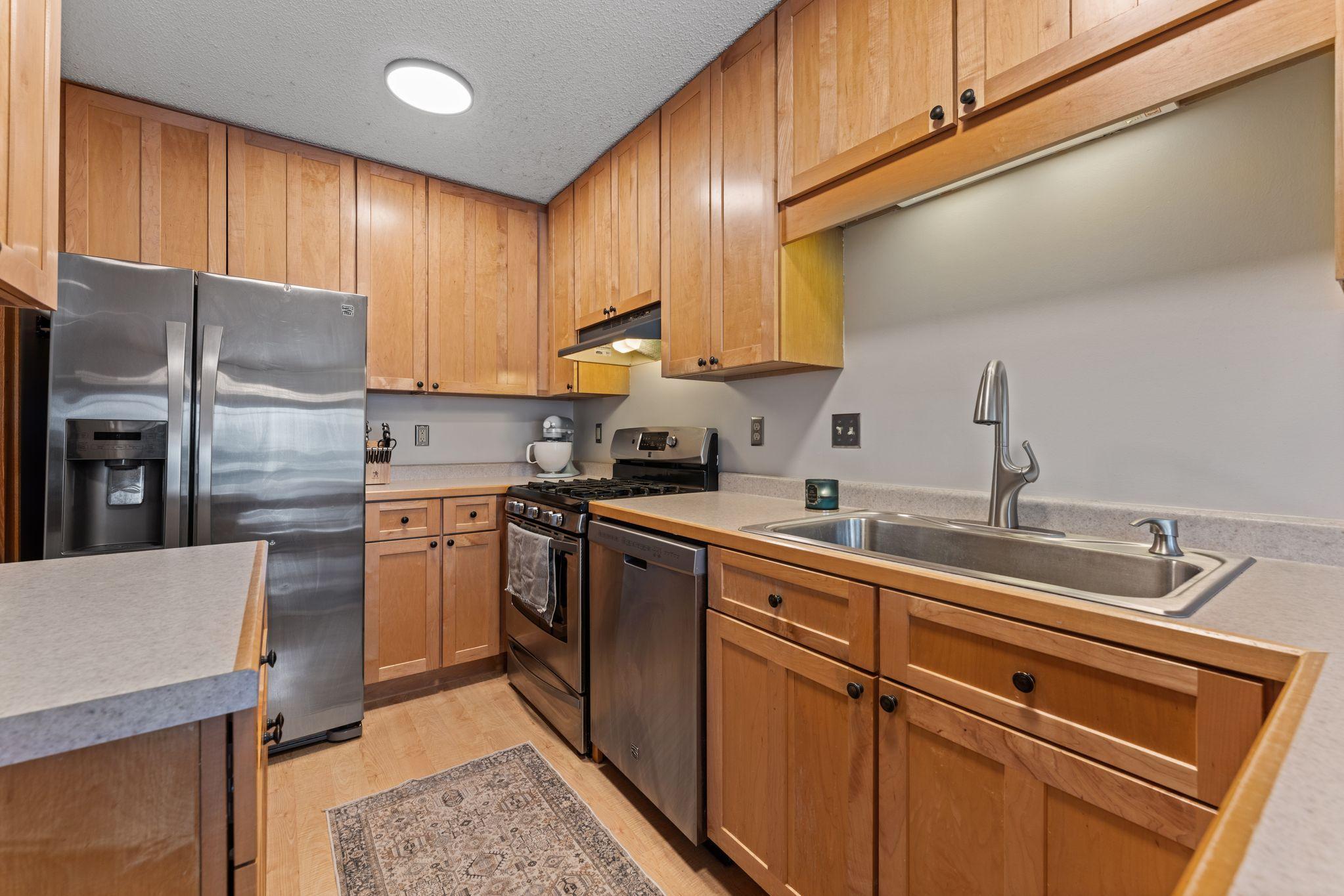 10430 Decatur Avenue South Bloomington, MN 55438 - Photo 5 of 24