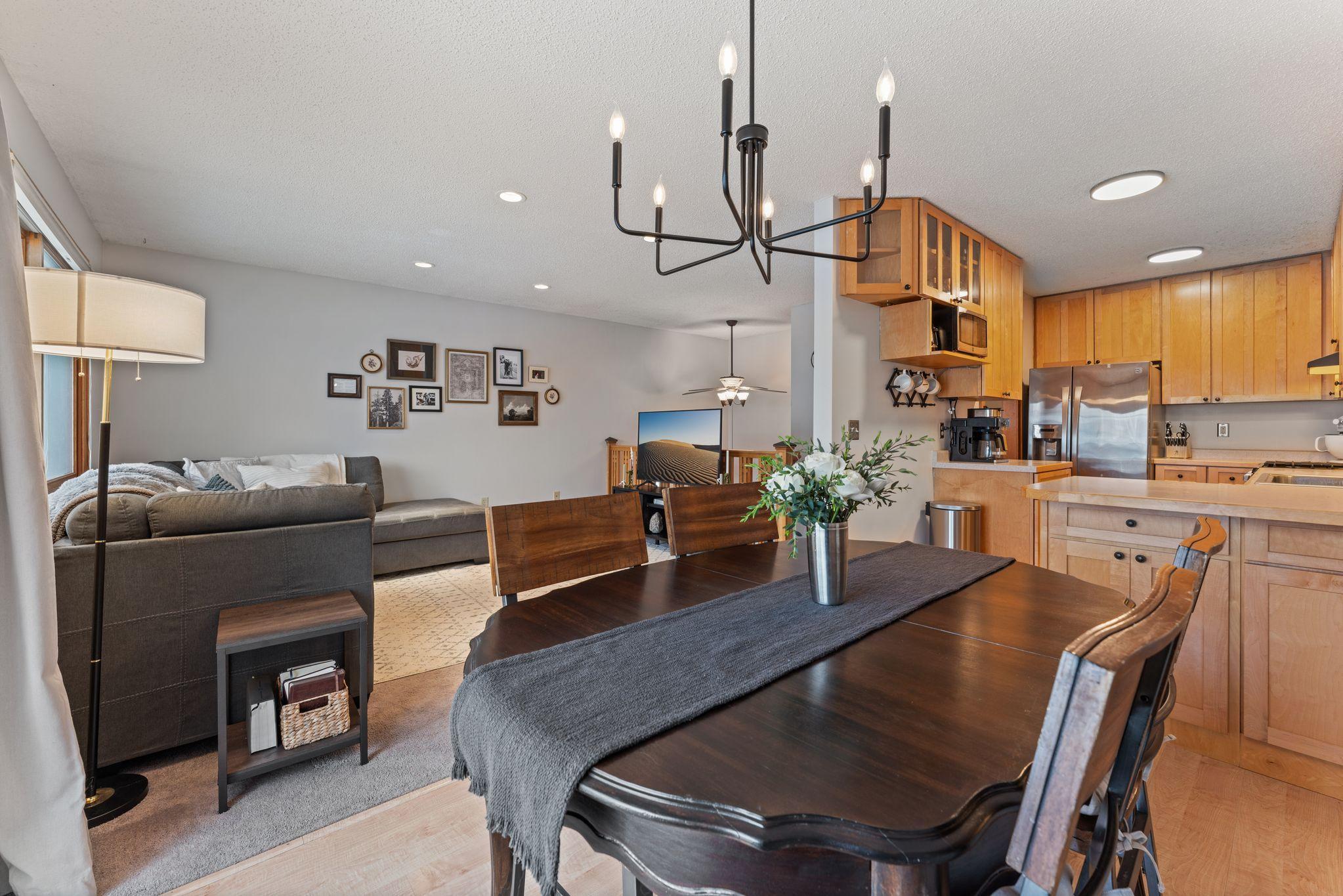 10430 Decatur Avenue South Bloomington, MN 55438 - Photo 8 of 24