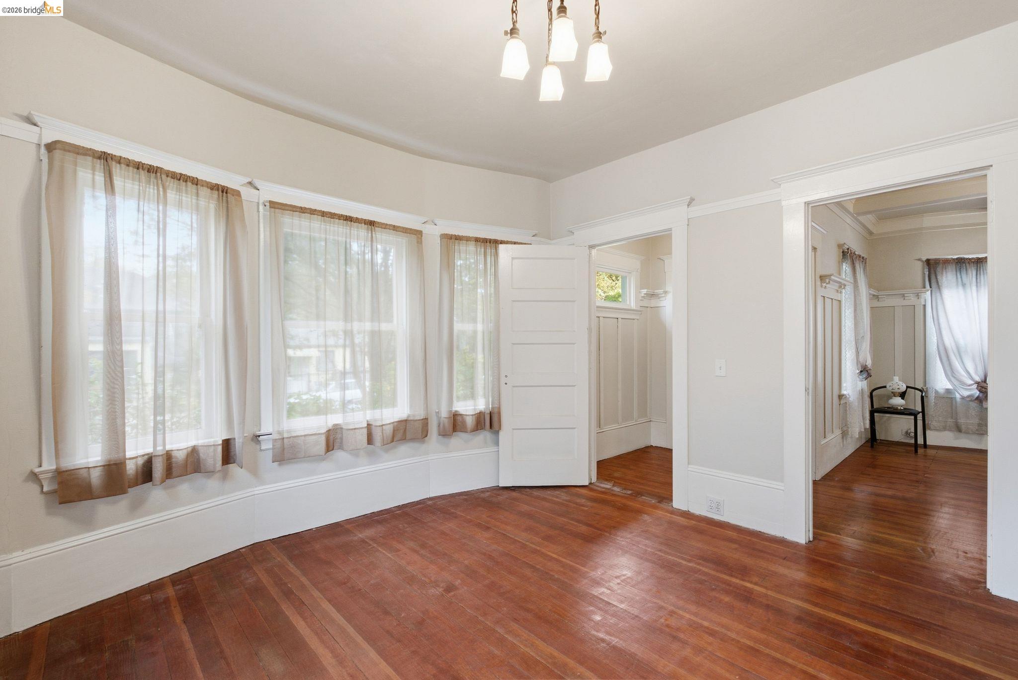 2204 Tenth Street Berkeley, CA 94710 - Photo 7 of 38 Gallery Image 7