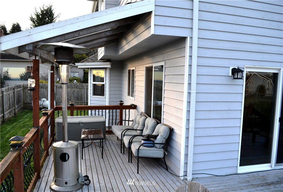 23656 Seatter Road Northeast Kingston, WA 98346 - Photo 4 of 24 Gallery Image 4