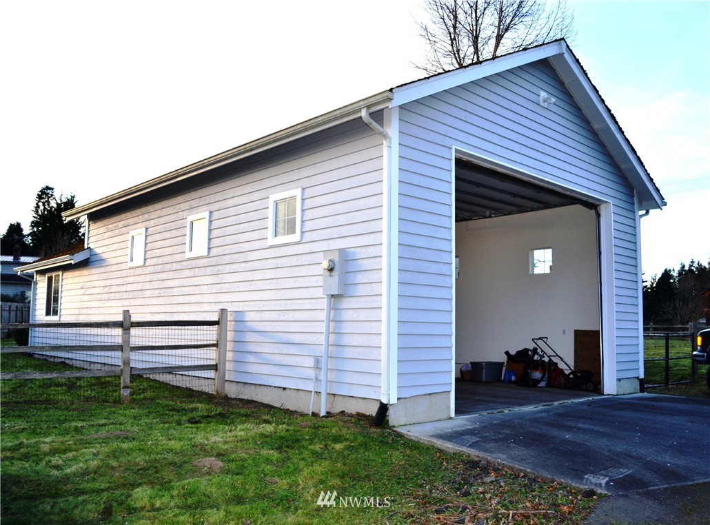 23656 Seatter Road Northeast Kingston, WA 98346 - Photo 7 of 24 Gallery Image 7
