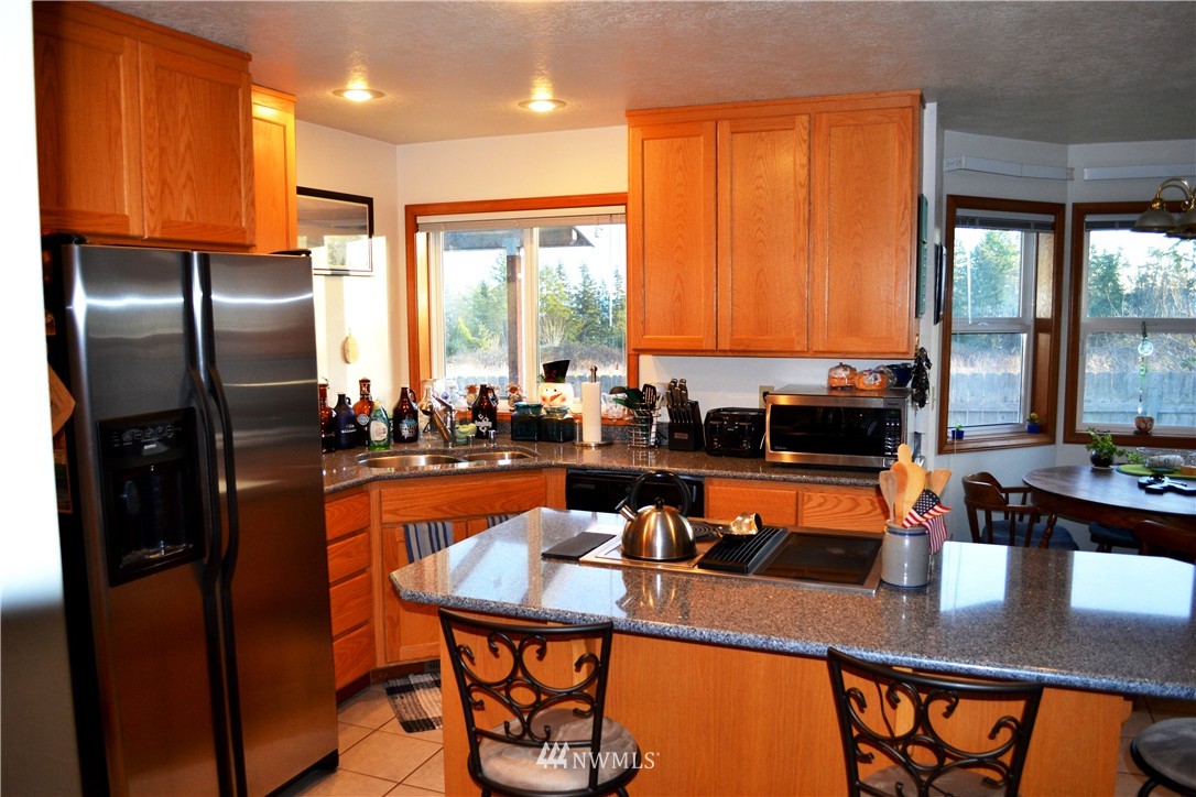 23656 Seatter Road Northeast Kingston, WA 98346 - Photo 10 of 24 Gallery Image 10