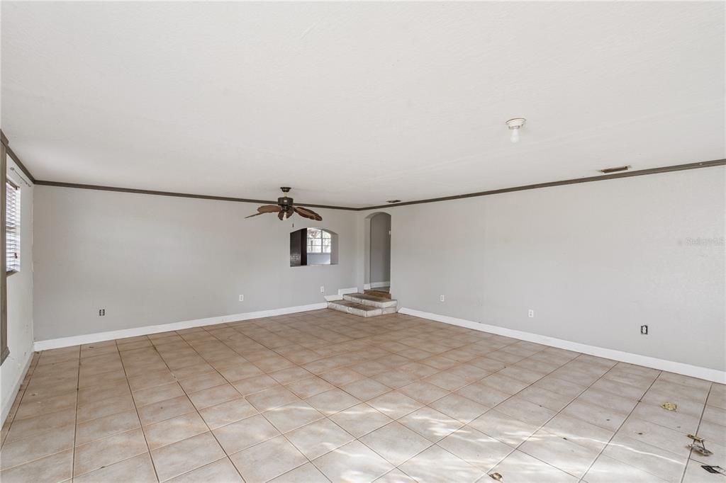 434 Diamond Acres Road Davenport, FL 33837 - Photo 5 of 20 a view of a garage