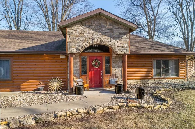 $519,900 | 8661 County Road 427, Savannah, MO 64485