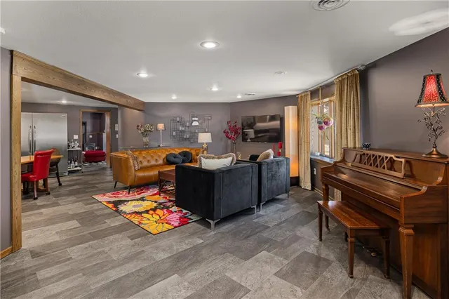 $519,900 | 8661 County Road 427, Savannah, MO 64485