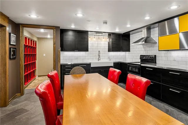 $519,900 | 8661 County Road 427, Savannah, MO 64485