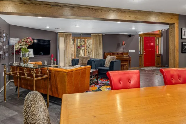 $519,900 | 8661 County Road 427, Savannah, MO 64485