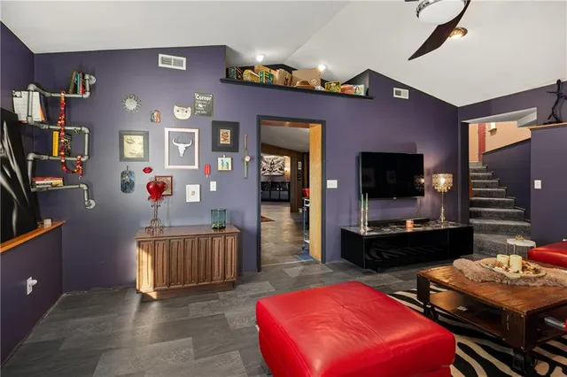 $519,900 | 8661 County Road 427, Savannah, MO 64485