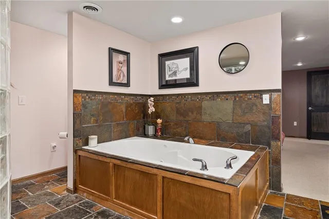 $519,900 | 8661 County Road 427, Savannah, MO 64485