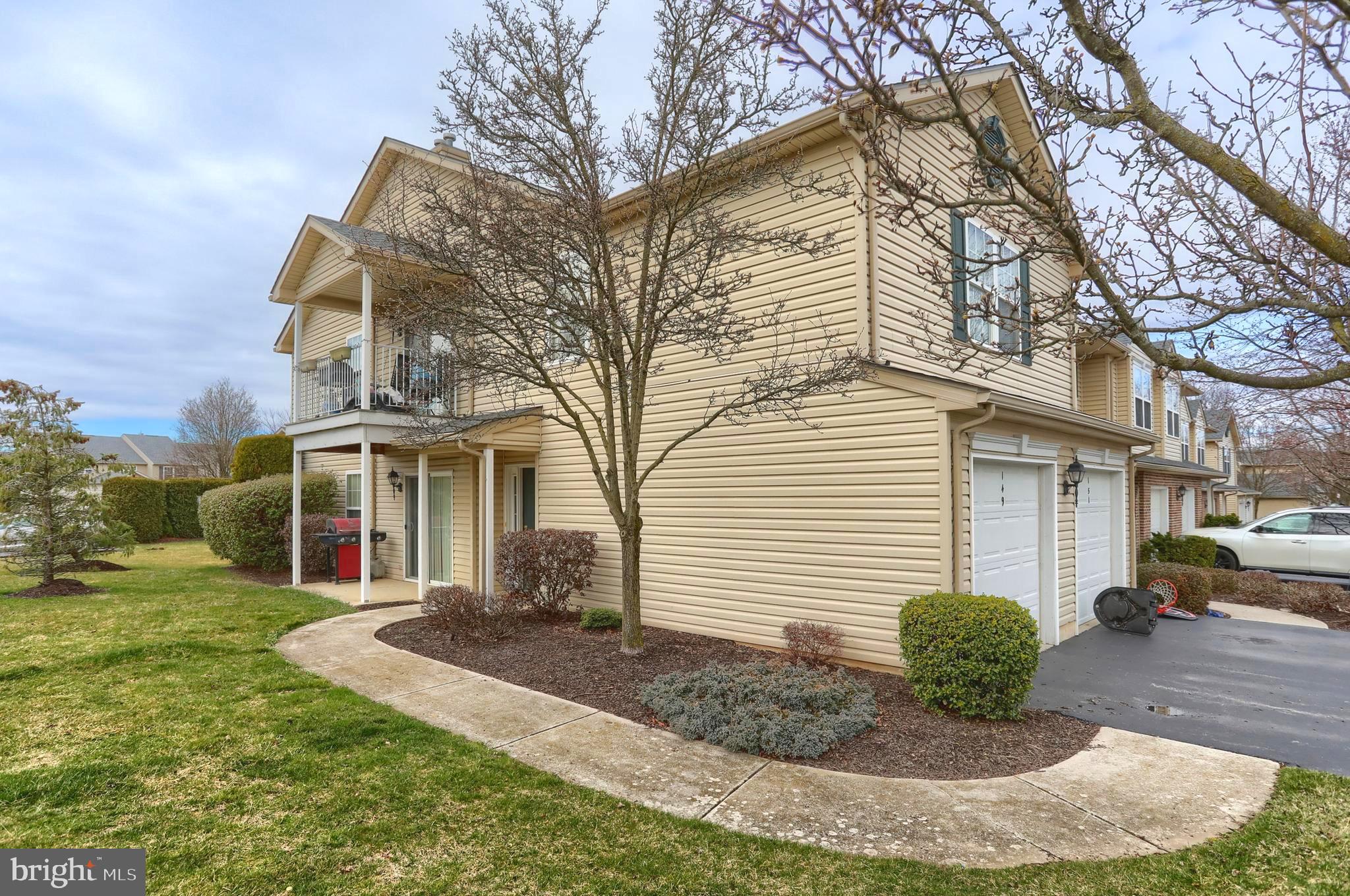 149 Sparrow Road Hummelstown, PA 17036 - Photo 2 of 27 Gallery Image 2