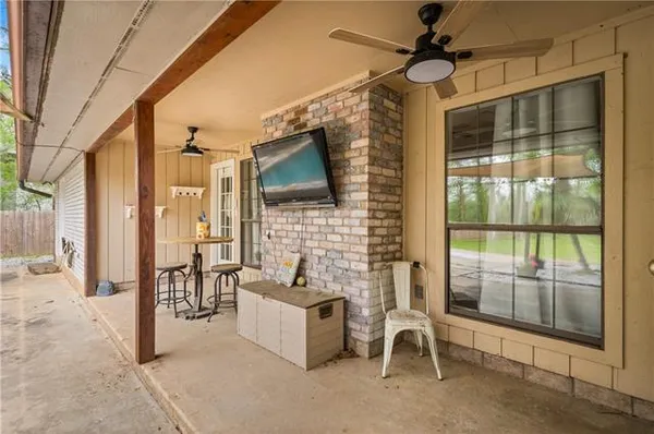$389,500 | 1240 Lake Drive, Woodworth, LA 71485