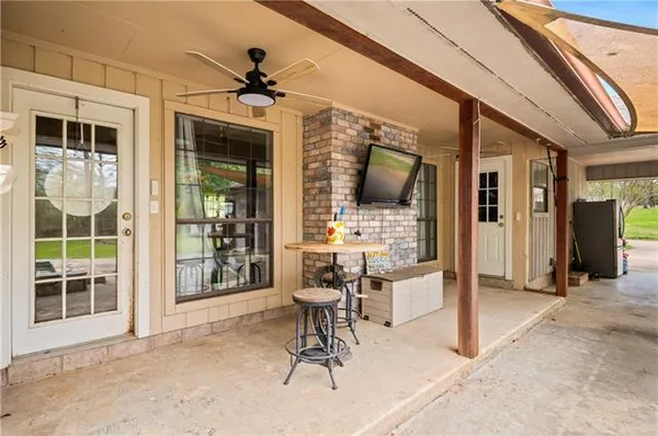 $389,500 | 1240 Lake Drive, Woodworth, LA 71485