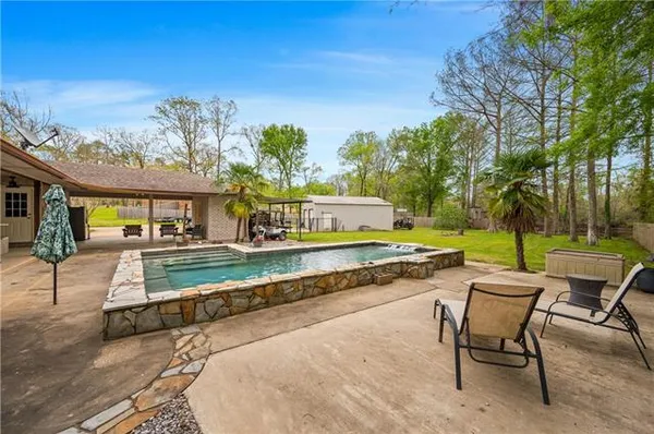 $389,500 | 1240 Lake Drive, Woodworth, LA 71485