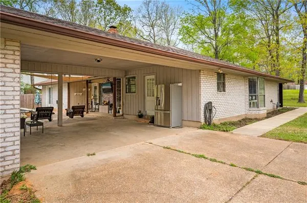 $389,500 | 1240 Lake Drive, Woodworth, LA 71485