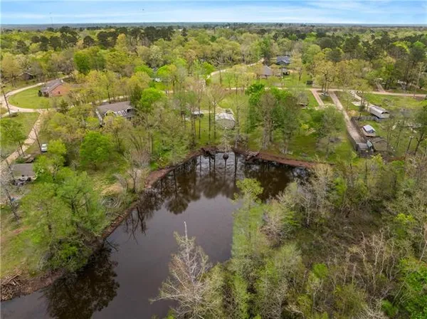$389,500 | 1240 Lake Drive, Woodworth, LA 71485